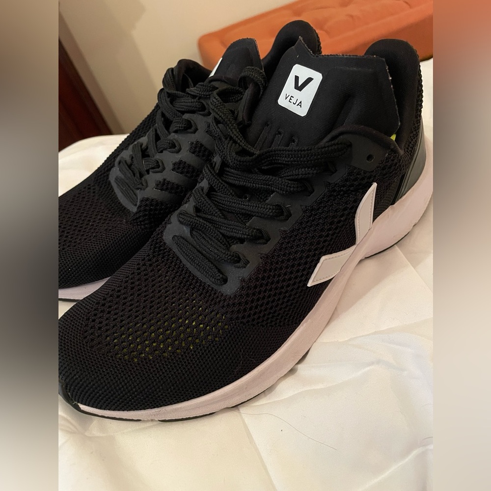 LAST CHANCE: Veja Mesh Trainers size 40 sneakers 🥰